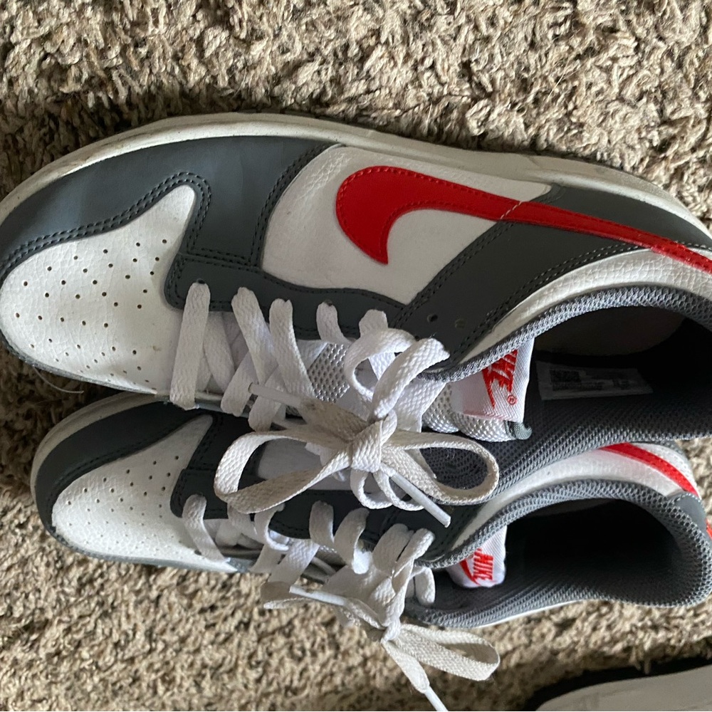 Nike - Picture 3 of 3